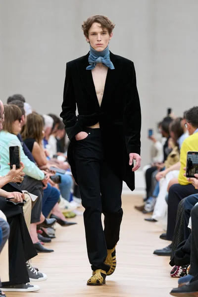 Look 22